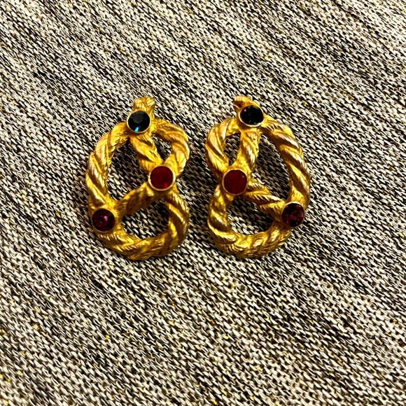 Jewelry - Vintage women’s earrings